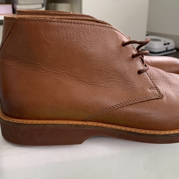 Clarks Boot - 1 inch Hell Height with Premium Leather and Lace-up closure - Picture 3 of 6